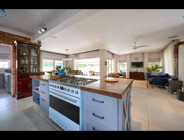 7 BEDROOM FREEHOLD FOR SALE IN CARLSWALD